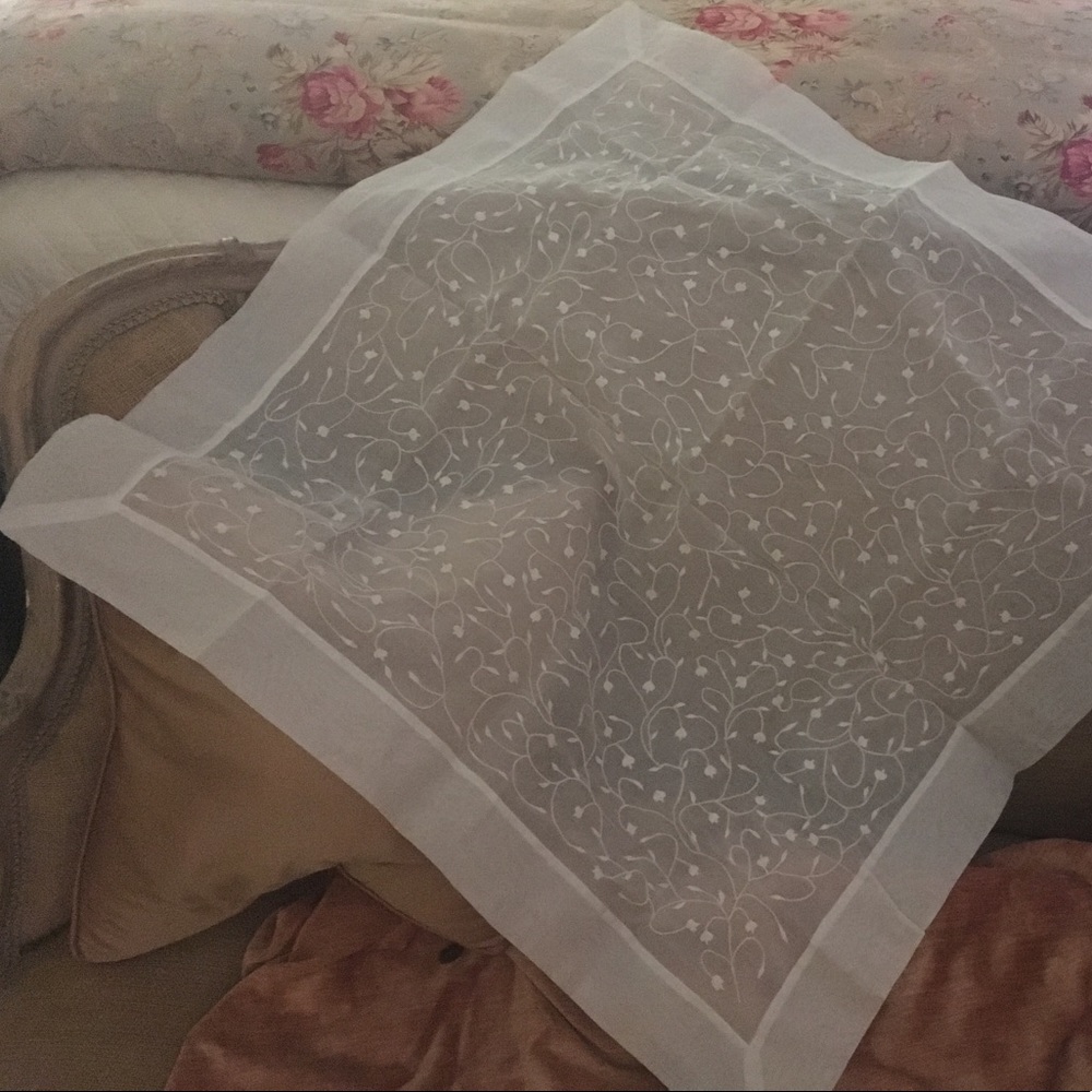 Beautiful, Vintage organdy linen embroidered table topper